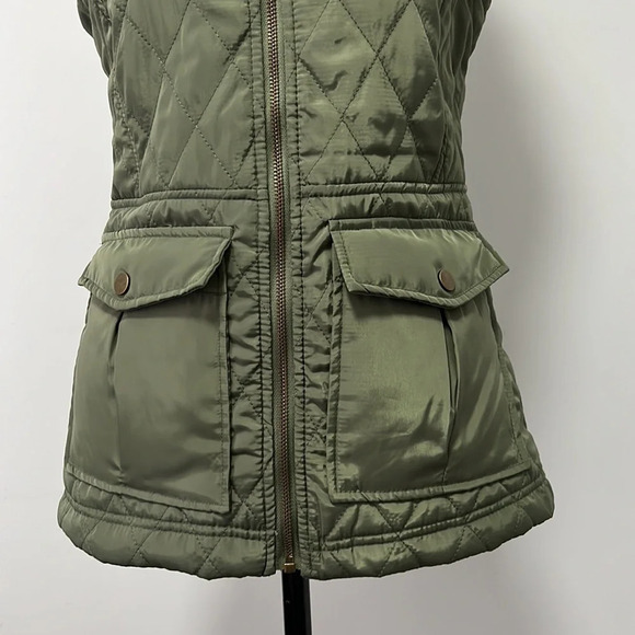NWT Miami by Francesca’s Hunter Green Puffer Jacket Vest size Small - Picture 3 of 9